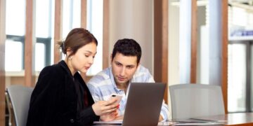  E - Commerce Business Consultants